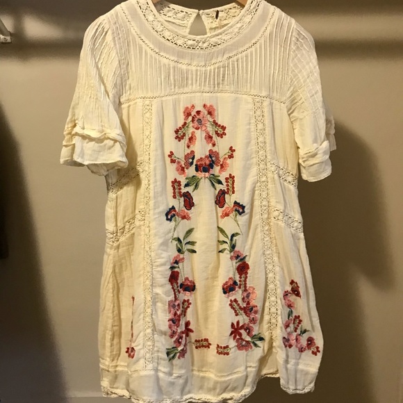Free People Dresses & Skirts - Free People Floral Embroidered Dress
